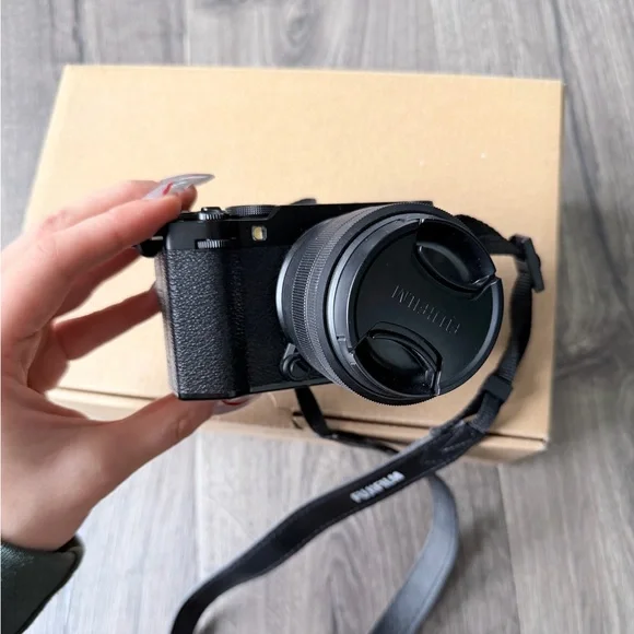 Fujifilm X-M5 Camera like new condition with camera case - Picture 8 of 9